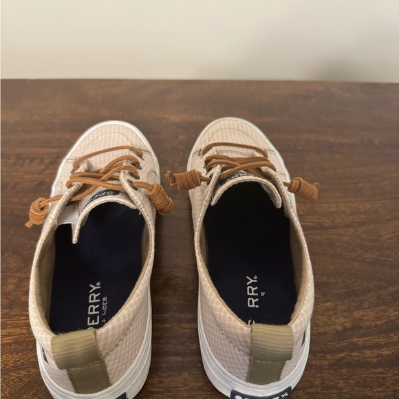 Sperry Sneakers Beige Checkered Pattern with Leather Laces - Picture 4 of 7